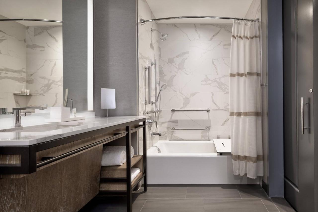Marriott Dallas Uptown Экстерьер фото