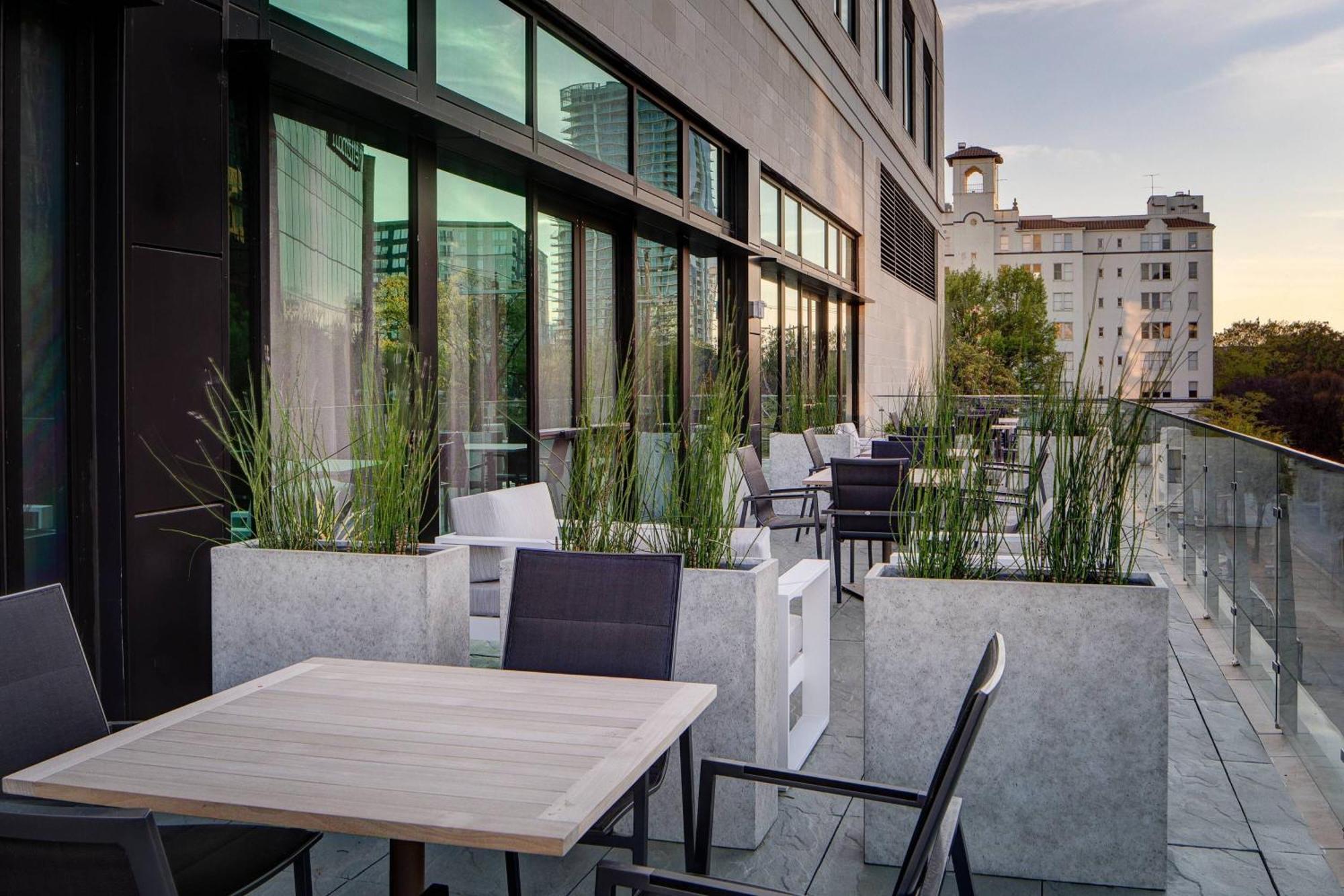 Marriott Dallas Uptown Экстерьер фото